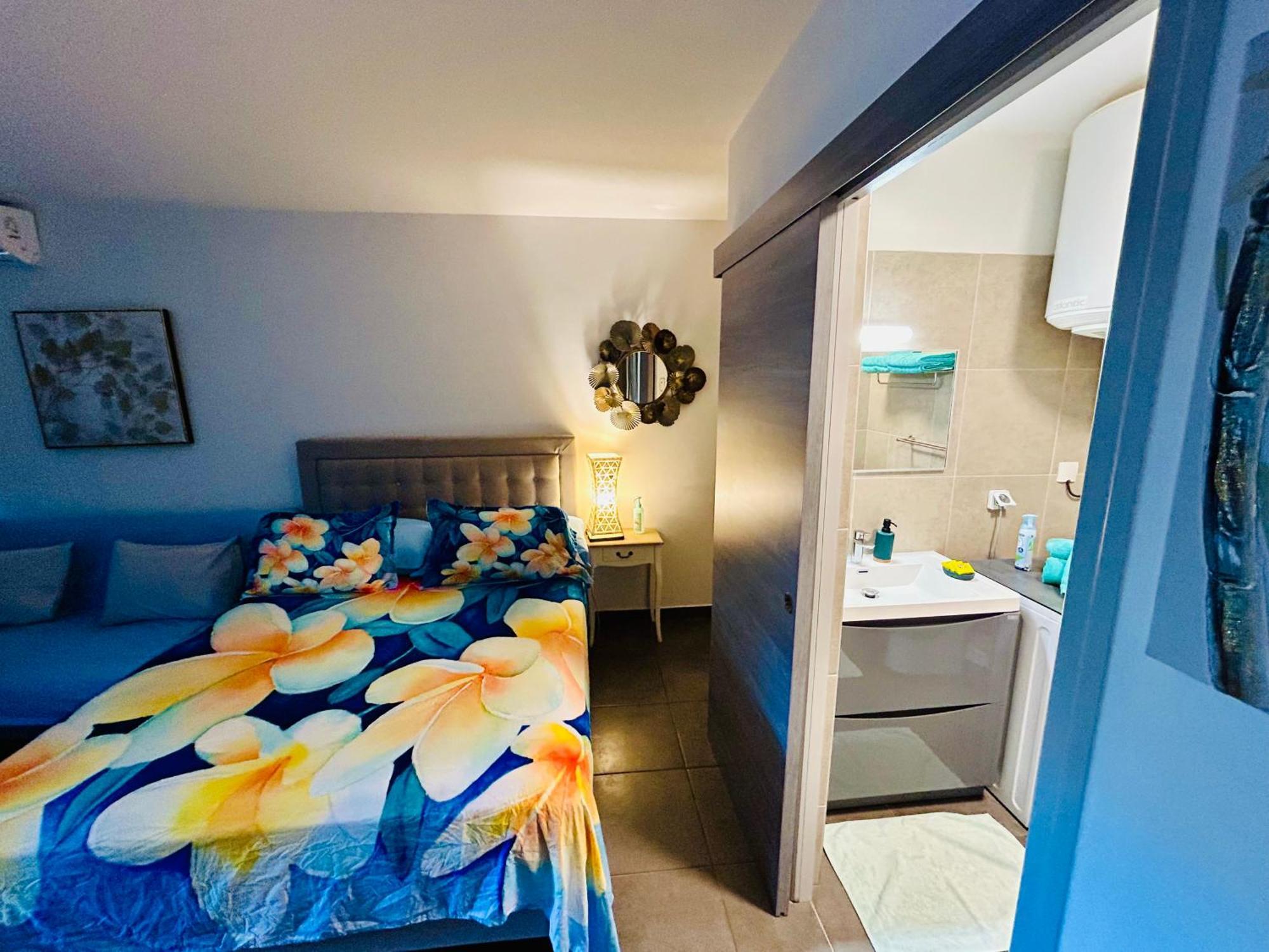 Tehautahi Cozy Lodge 1 パペーテ エクステリア 写真