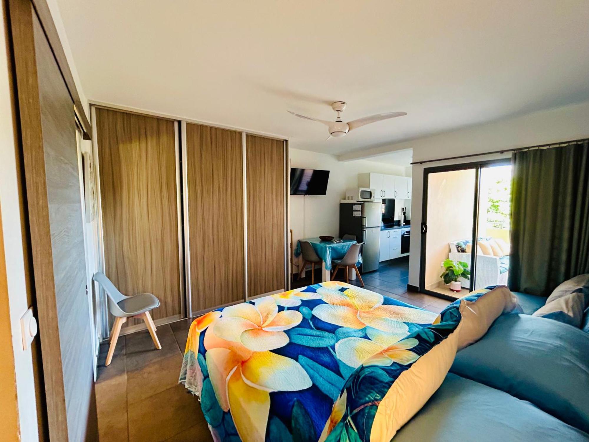 Tehautahi Cozy Lodge 1 パペーテ エクステリア 写真